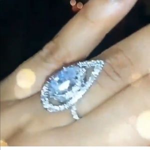 Meet your Posher, Corri